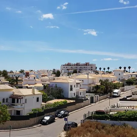Premium T1 Apartment, Spacious, 3 Min Driving Distance From The Beach-2