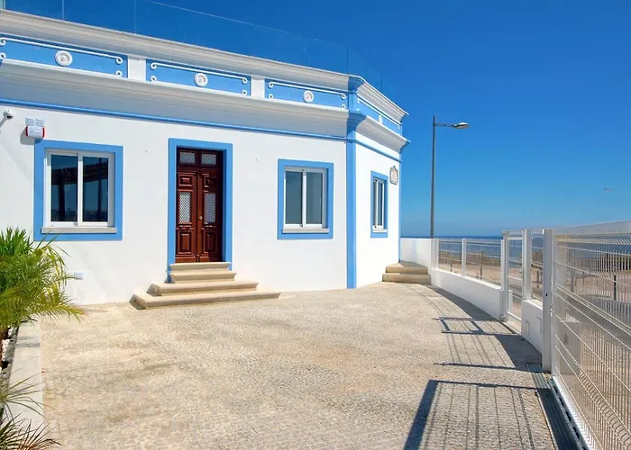 Casa Da Bandeira -Perfect Location-Beach Front- Rooftop Pool By Dreamvillasalbufeira