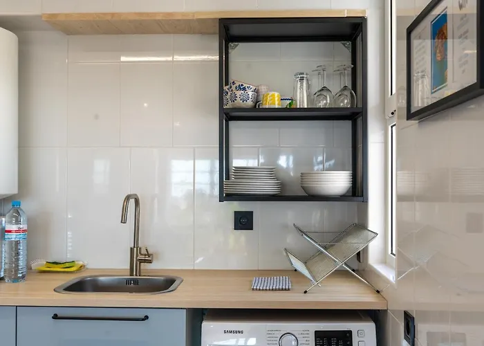 Cosy Beach Apartment In Albufeira Centre