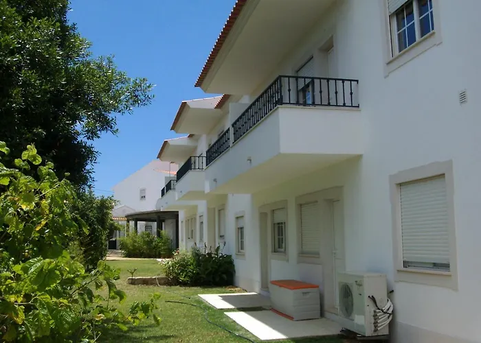 Charming 2-Bed Apartment In Olhos De Agua Albufeira que aceita animais de estimação