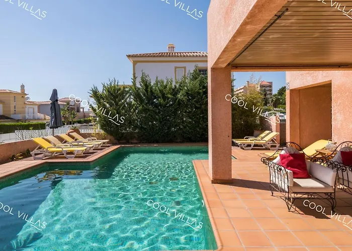 Villa Galé Beach - 100 meters from Galé beach Albufeira con Piscina