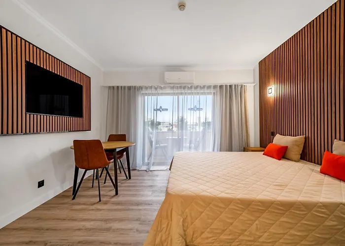 Hoteles cerca de Playa María Luisa